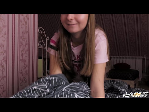 ❤️ Blondie nqus nws BFF qhov tob thiab tau Cum hauv nws lub qhov ncauj ❤️❌ Liab porn ntawm peb