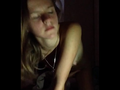 ❤️ Ib tug ntxhais masturbates thiab cums ❤️❌ Liab porn ntawm peb